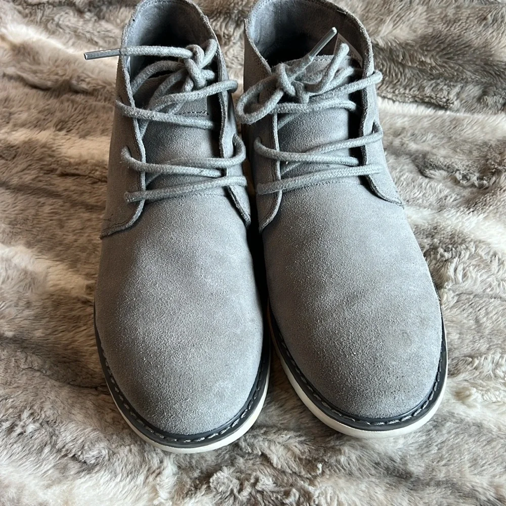 TOMS Men's Gray Suede Chukka Boots Navi